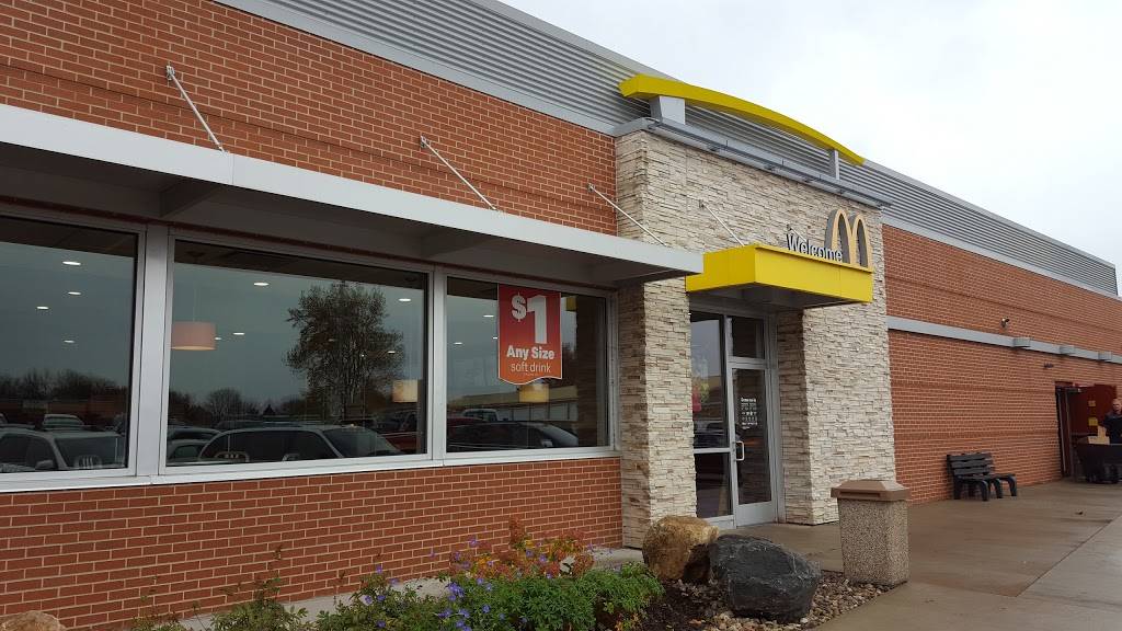 McDonalds | cafe | 2 Plaza Dr, Clear Lake, IA 50428, USA | 6413576502 OR +1 641-357-6502