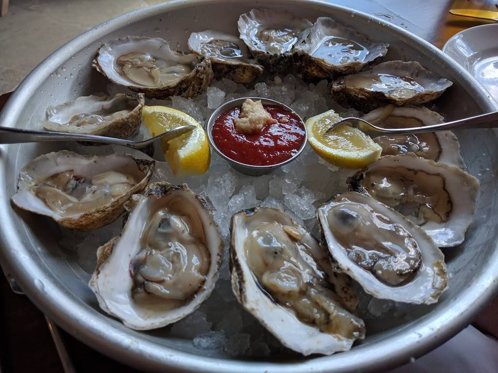 King Street Oyster Bar | restaurant | 12 S King St, Leesburg, VA 20175, USA | 5714428068 OR +1 571-442-8068