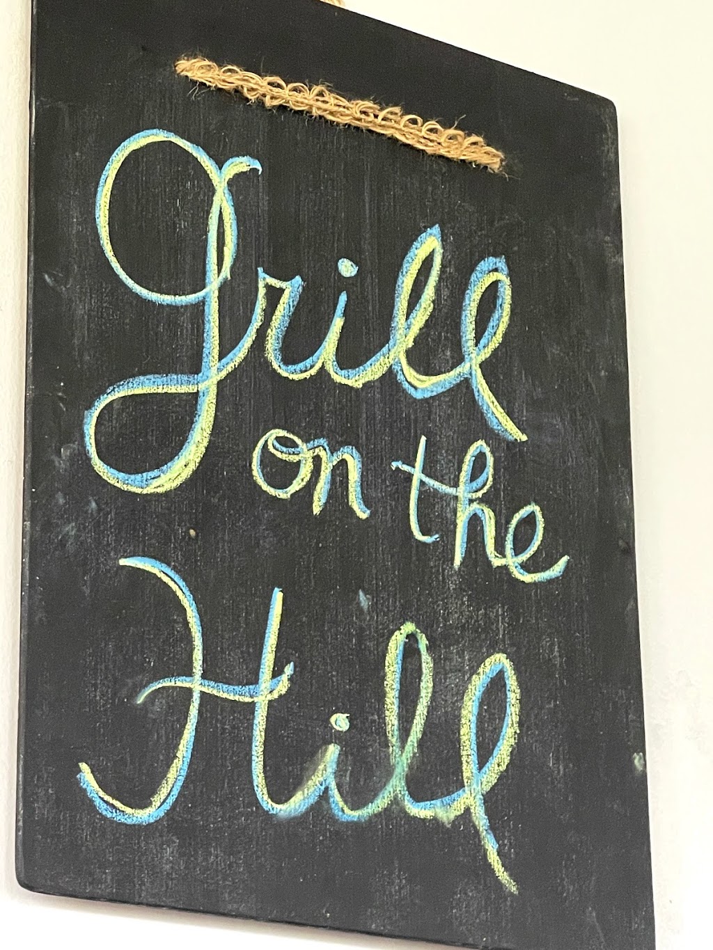 Grill on the Hill | restaurant | 13115 Sydney Rd, Dover, FL 33527, USA | 8136897219 OR +1 813-689-7219