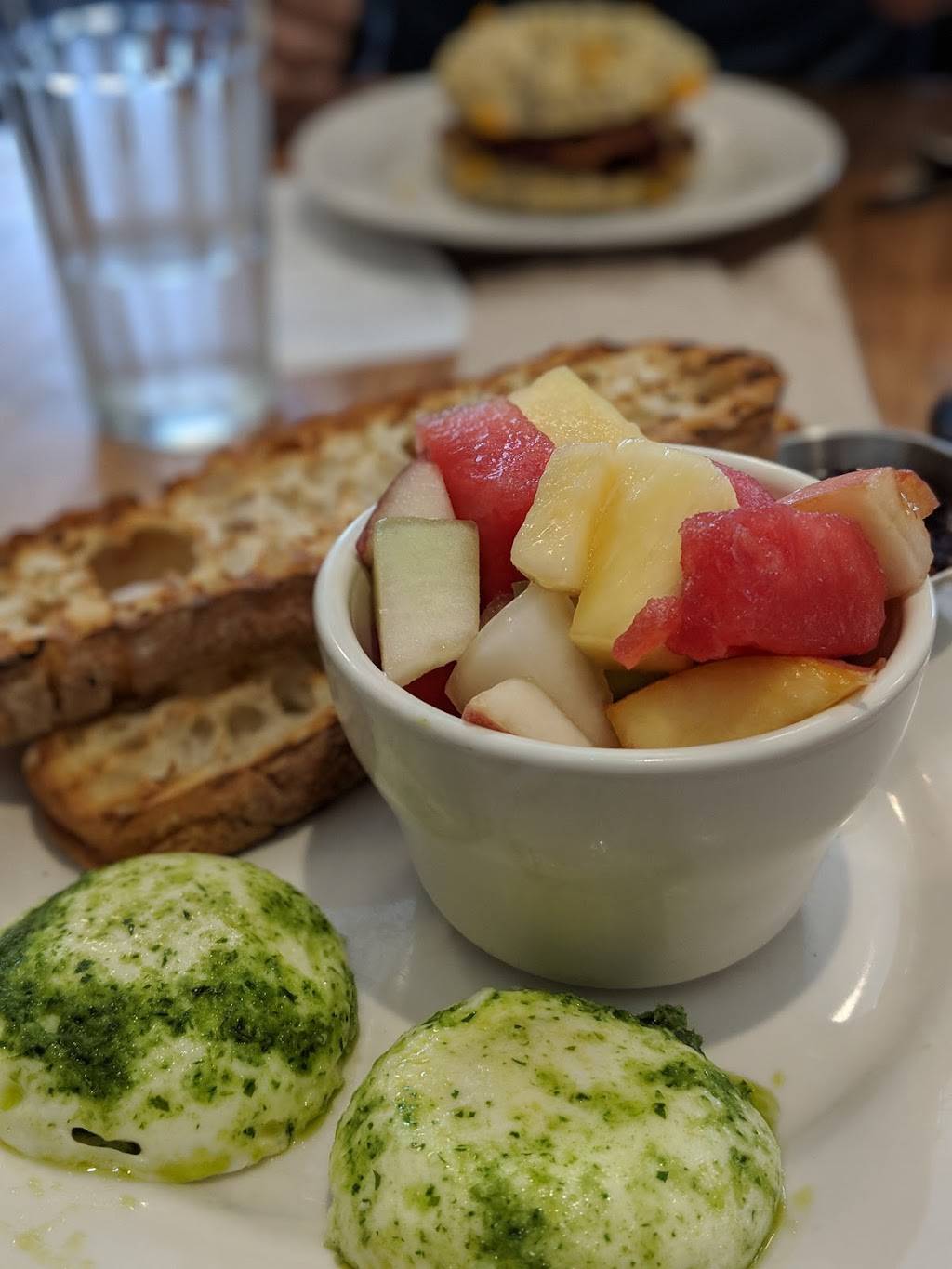 Clementine Catering & Café | cafe | 1751 Ensley Ave, Los Angeles, CA 90024, USA | 3105521080 OR +1 310-552-1080