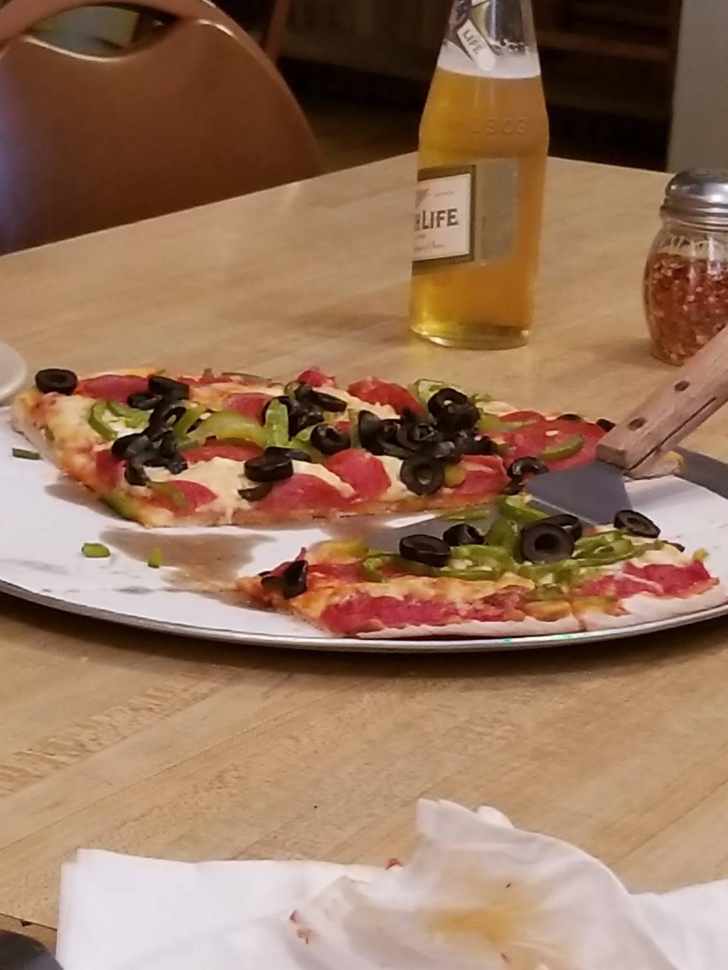 Puccis Restaurant & Pizzeria | restaurant | 10063 S Ewing Ave, Chicago, IL 60617, USA | 7733757539 OR +1 773-375-7539