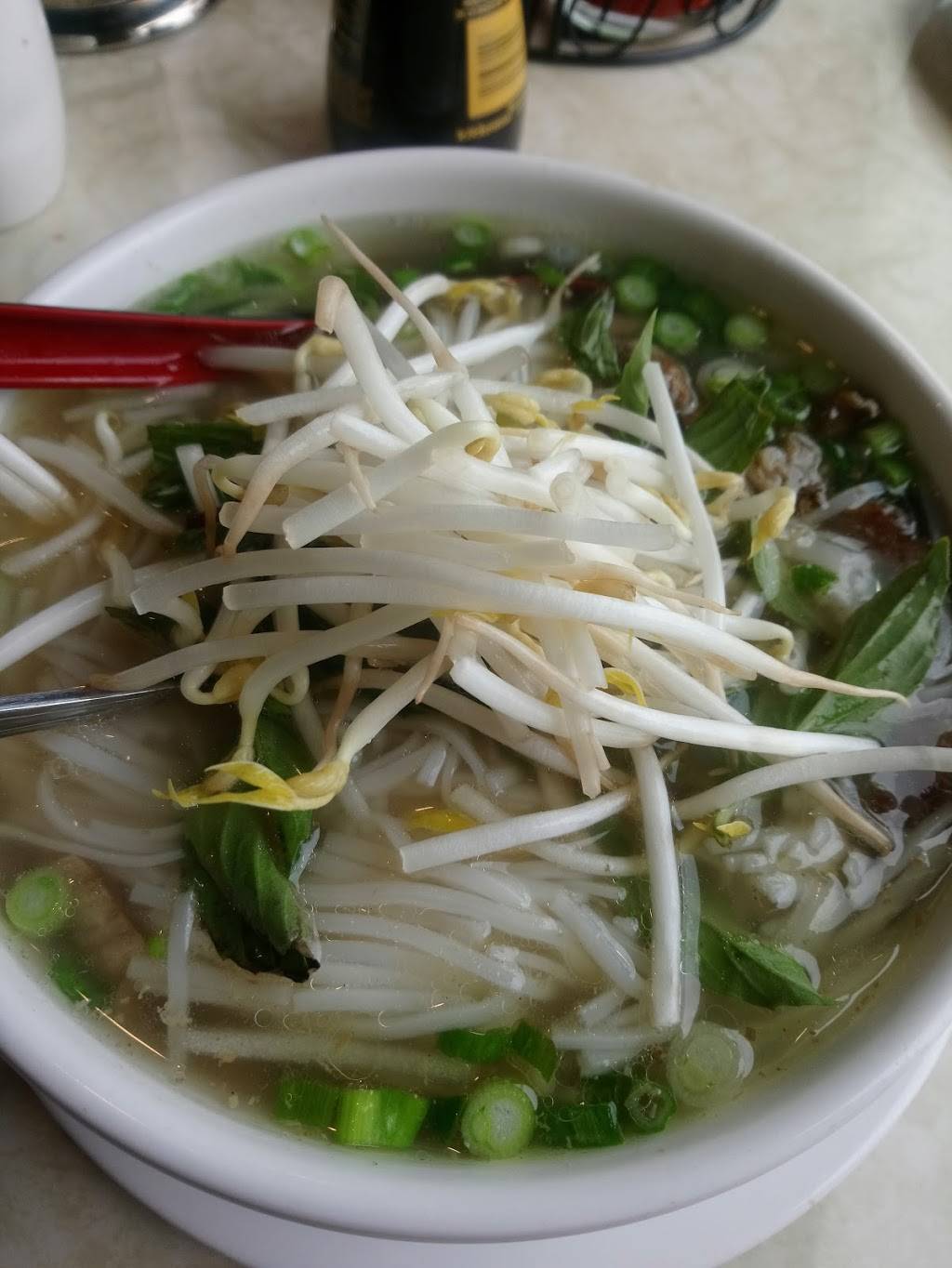 PHO YING | restaurant | 8279 Lundys Ln, Niagara Falls, ON L2H 1H5, Canada | 9053540498 OR +1 905-354-0498