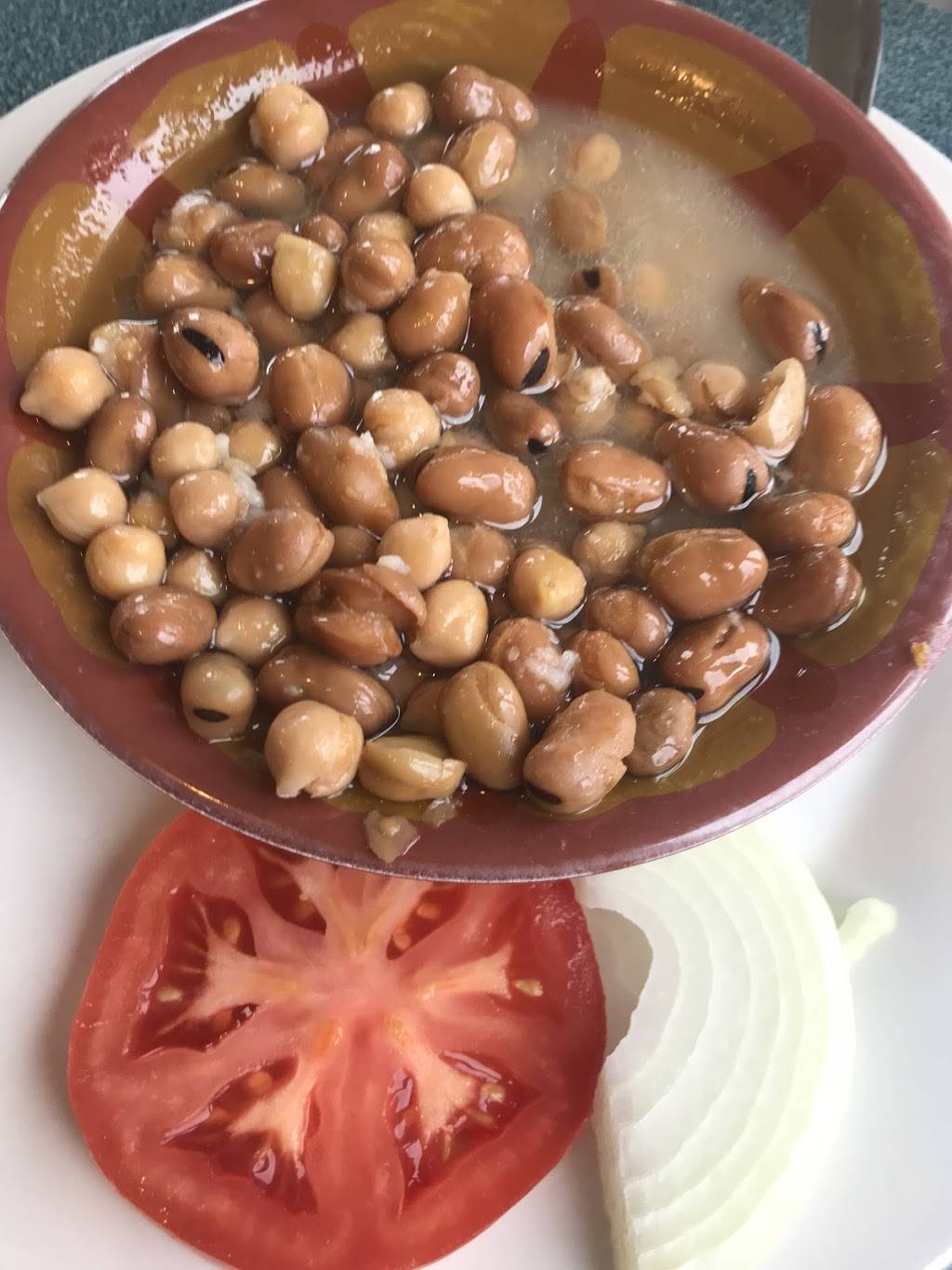 Sally’s Restaurant | restaurant | 132 Queen St S, Tilbury, ON N0P 2L0, Canada | 5196829393 OR +1 519-682-9393