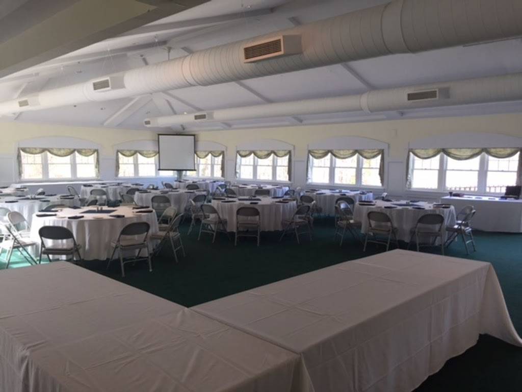 Freemans Grill | restaurant | 1000 Freemans Way, Brewster, MA 02631, USA | 5088961716 OR +1 508-896-1716