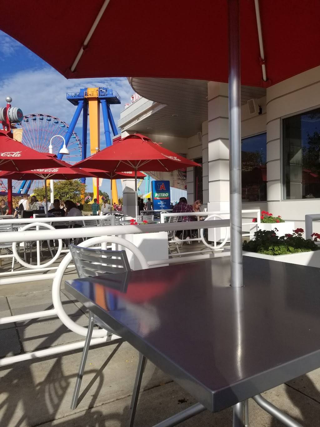 Johnny Rockets | restaurant | 1 Cedar Point Dr, Sandusky, OH 44870, USA | 4196260830 OR +1 419-626-0830