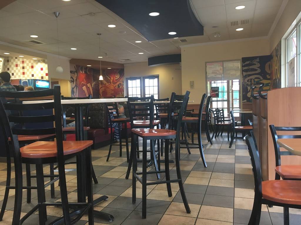 Taco Bell | meal takeaway | 1070 Major Mackenzie Dr E, Richmond Hill, ON L4S 1P3, Canada | 9058843444 OR +1 905-884-3444