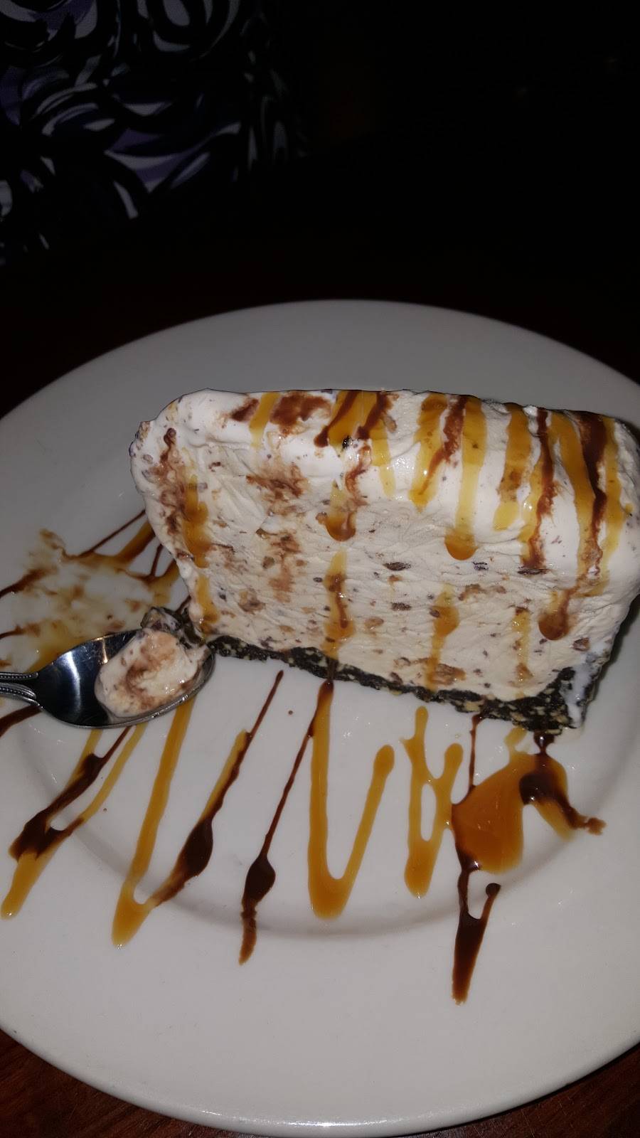 Houlihans | restaurant | 8240 Gateway Overlook Dr, Elkridge, MD 21075, USA | 4107826016 OR +1 410-782-6016