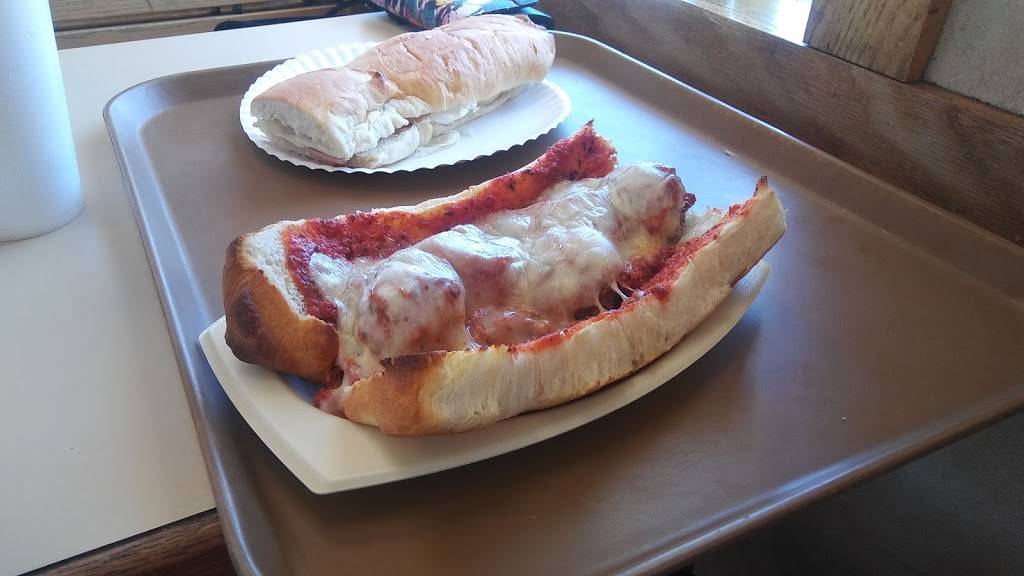 La Gondola Spaghetti House North | restaurant | 2825 N Water St, Decatur, IL 62526, USA | 2178754888 OR +1 217-875-4888