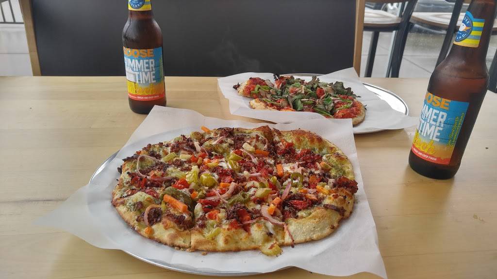 Azzip Pizza | restaurant | 8680 High Pointe Dr, Newburgh, IN 47630, USA | 8125183810 OR +1 812-518-3810