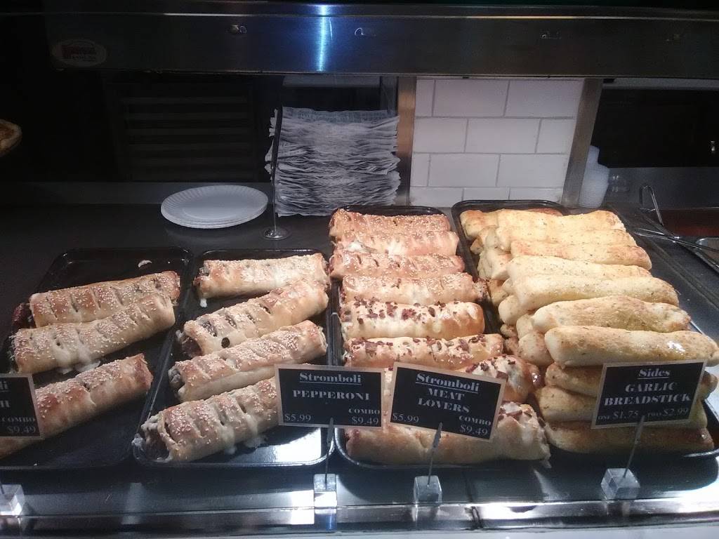 Sbarro | restaurant | 114 Yorktown Shopping Center, Lombard, IL 60148, USA | 6304952755 OR +1 630-495-2755