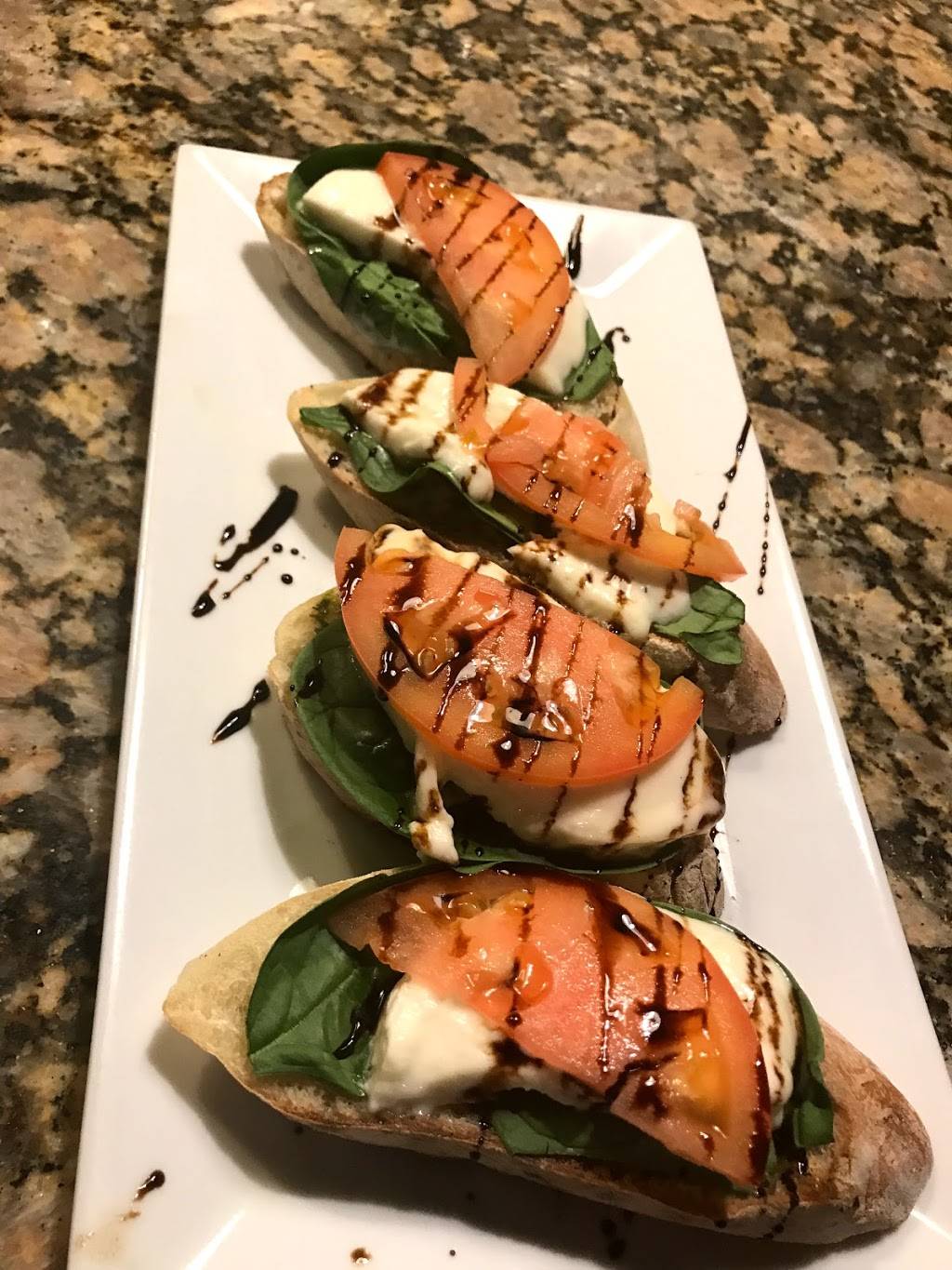 Vero Cucino Rustico | restaurant | 749 Saybrook Road, Tradewinds Plaza, Middletown, CT 06457, USA | 8603439413 OR +1 860-343-9413