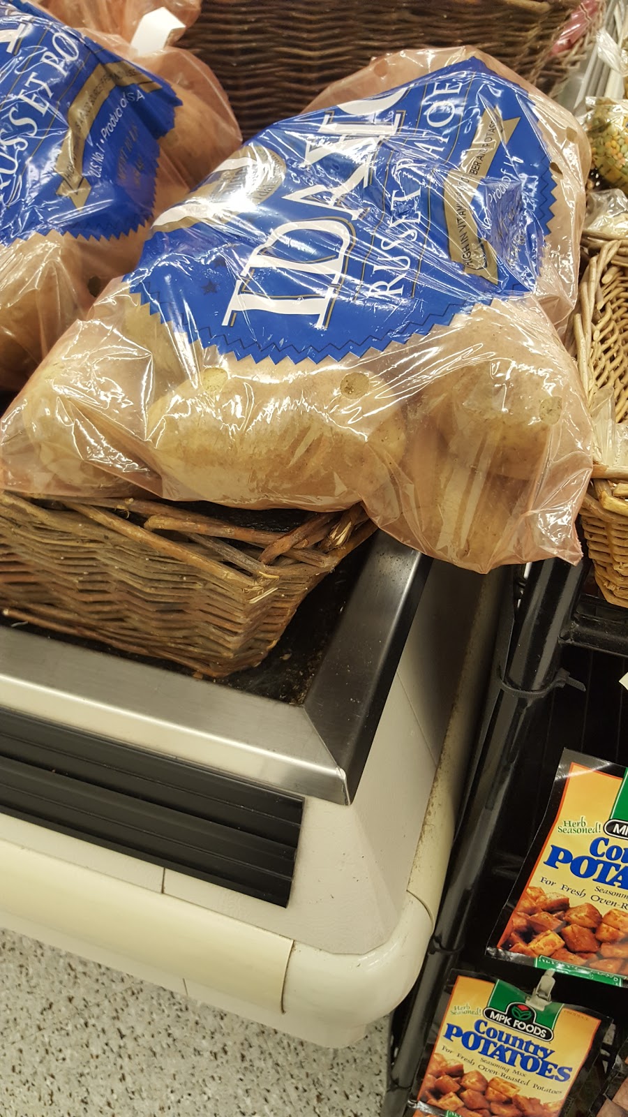 Lucky | meal delivery | 2000 California Ave, Sand City, CA 93955, USA | 8313931200 OR +1 831-393-1200