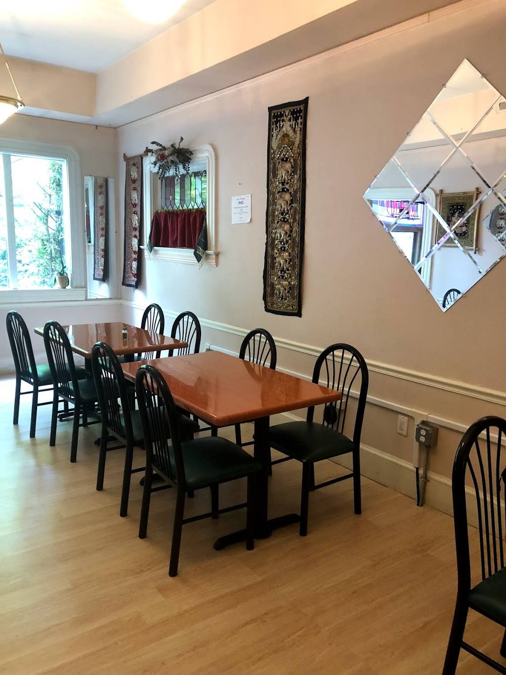 Tara Thai Northwest | restaurant | 1310 NW 23rd Ave, Portland, OR 97210, USA | 5032227840 OR +1 503-222-7840