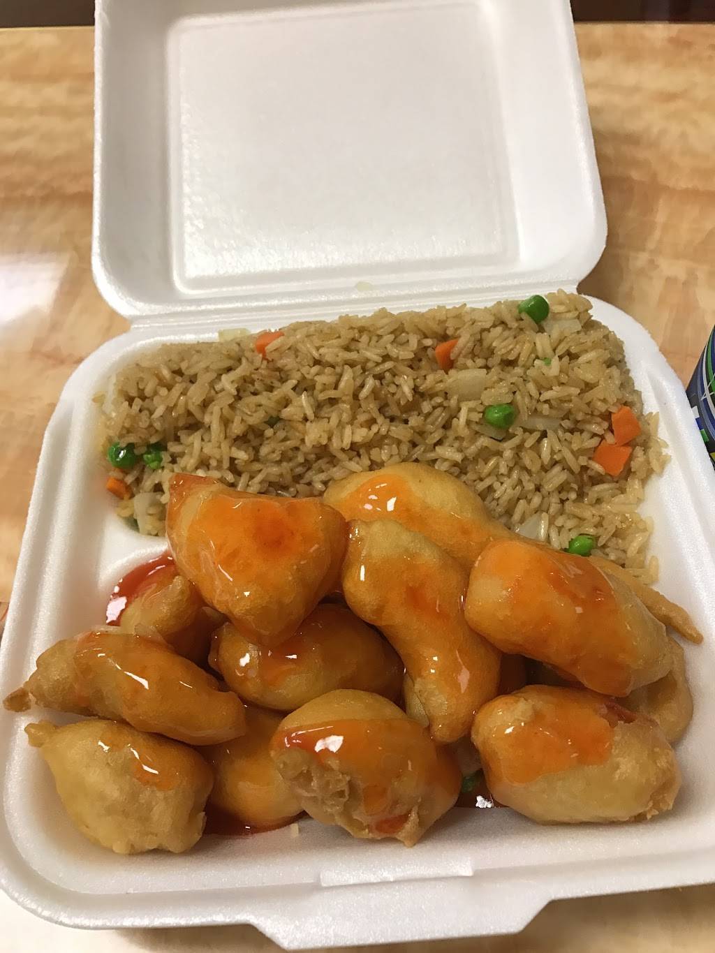 Chens Garden | restaurant | 9 Catoctin Cir SW, Leesburg, VA 20175, USA | 7037775266 OR +1 703-777-5266