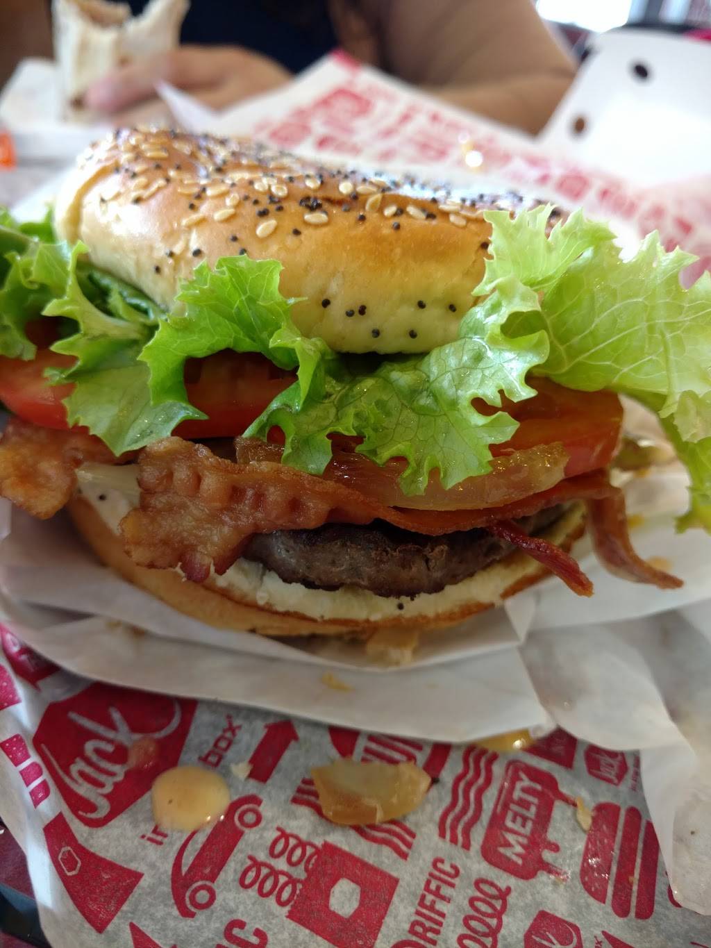 Jack in the Box | restaurant | 516 N Beaudry Ave, Los Angeles, CA 90012, USA | 2139759455 OR +1 213-975-9455