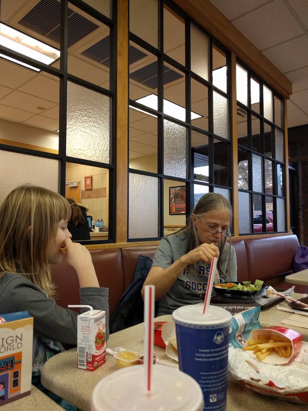 Wendys | restaurant | 5560 Central Ave, Toledo, OH 43615, USA | 4195369731 OR +1 419-536-9731