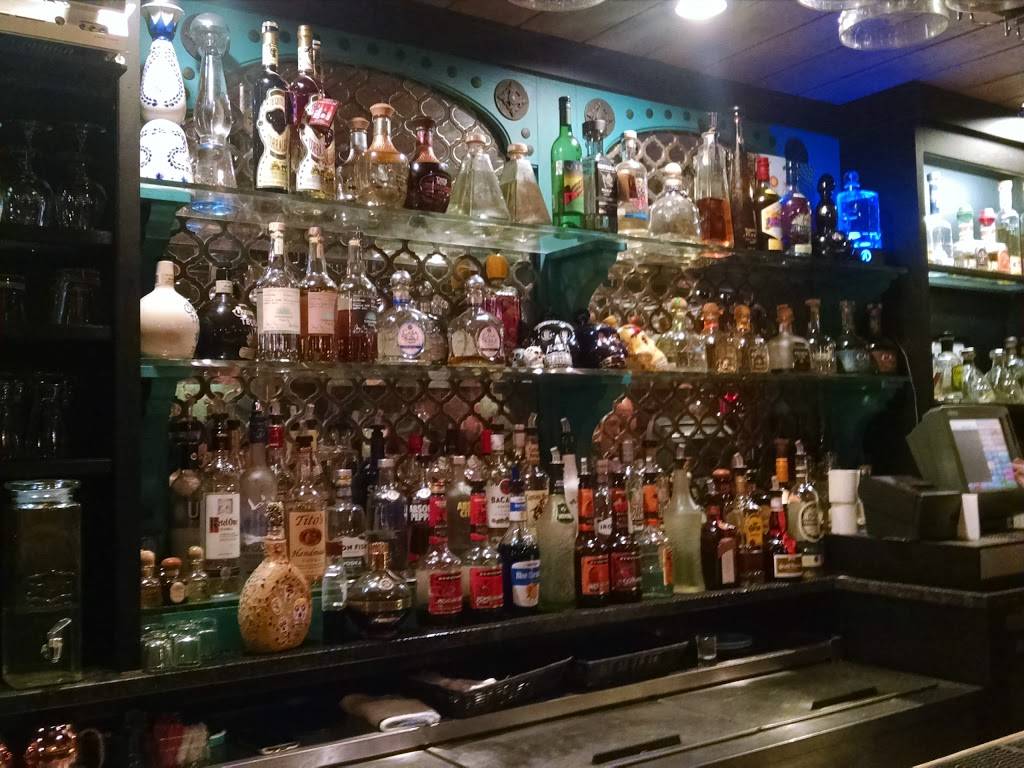 Road House | restaurant | 1058 Benzie Hwy, Benzonia, MI 49616, USA | 2318829631 OR +1 231-882-9631