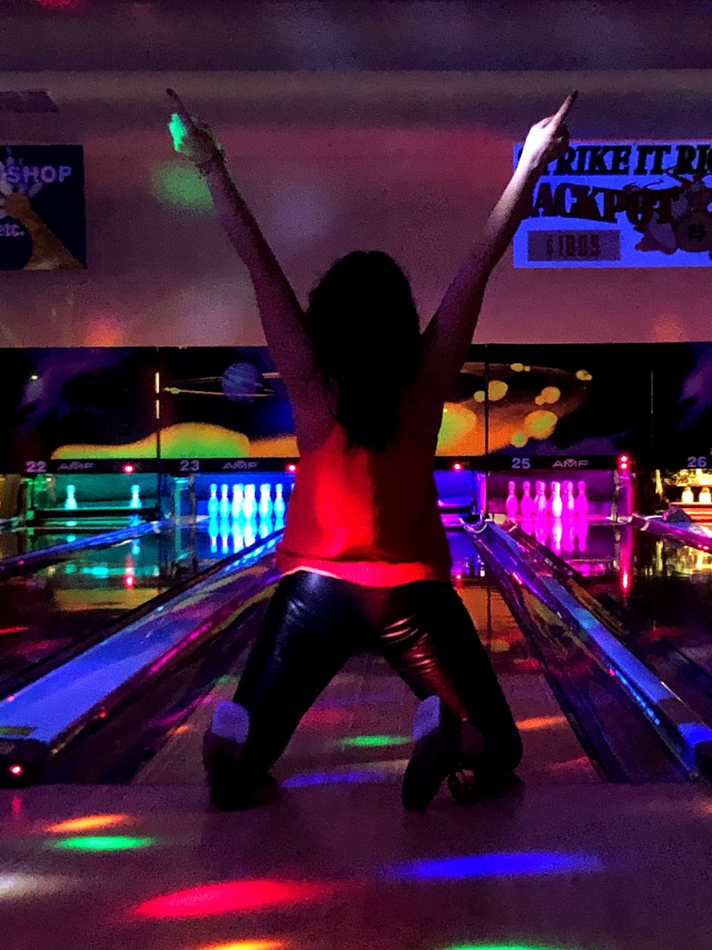 Strikers Bowl | meal takeaway | 2705 Cleveland Ave, St Joseph, MI 49085, USA | 2699833034 OR +1 269-983-3034