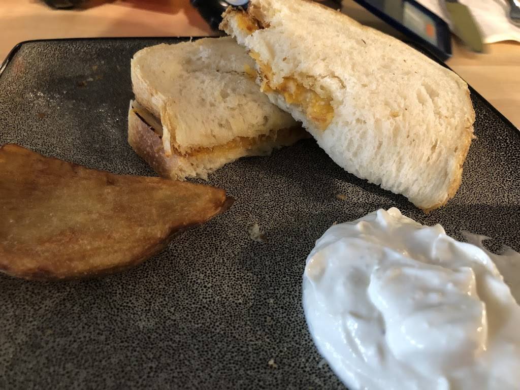 Ambrosia Restaurant & Bar | restaurant | 262 Cedar Ln, Vienna, VA 22180, USA | 7036988010 OR +1 703-698-8010