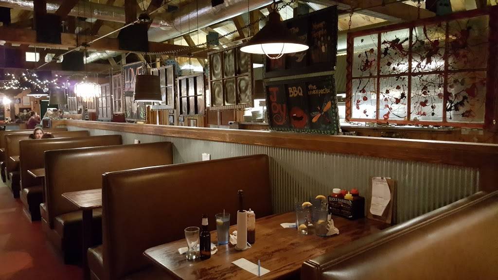 Bucks Naked BBQ | restaurant | 568 US-1, Freeport, ME 04032, USA | 2078650600 OR +1 207-865-0600