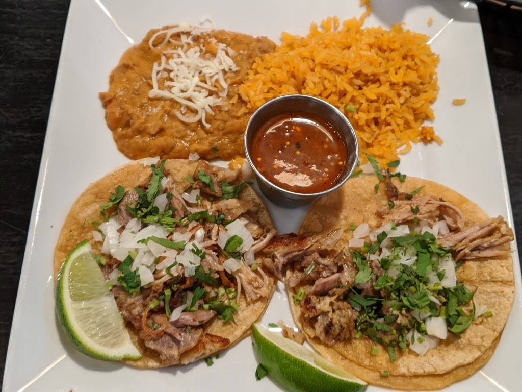 Hacienda Vieja Mexican Grill | restaurant | 3681 S Noland Rd, Independence, MO 64055, USA | 8168338800 OR +1 816-833-8800