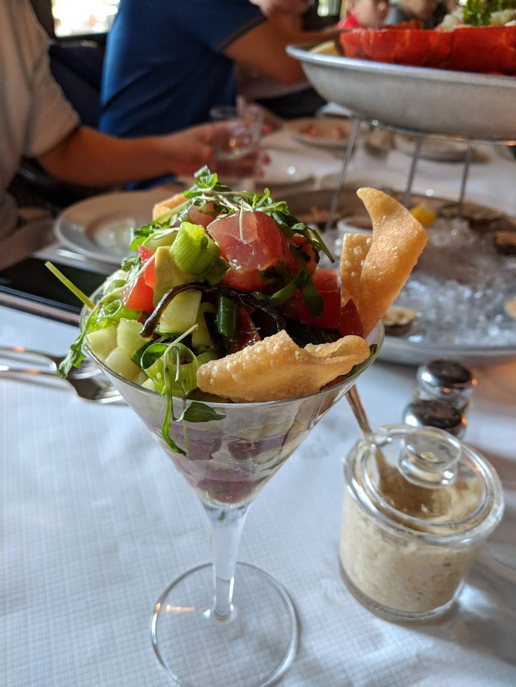 Hendricks Tavern | restaurant | 1305 Old Northern Blvd, Roslyn, NY 11576, USA | 5166211200 OR +1 516-621-1200