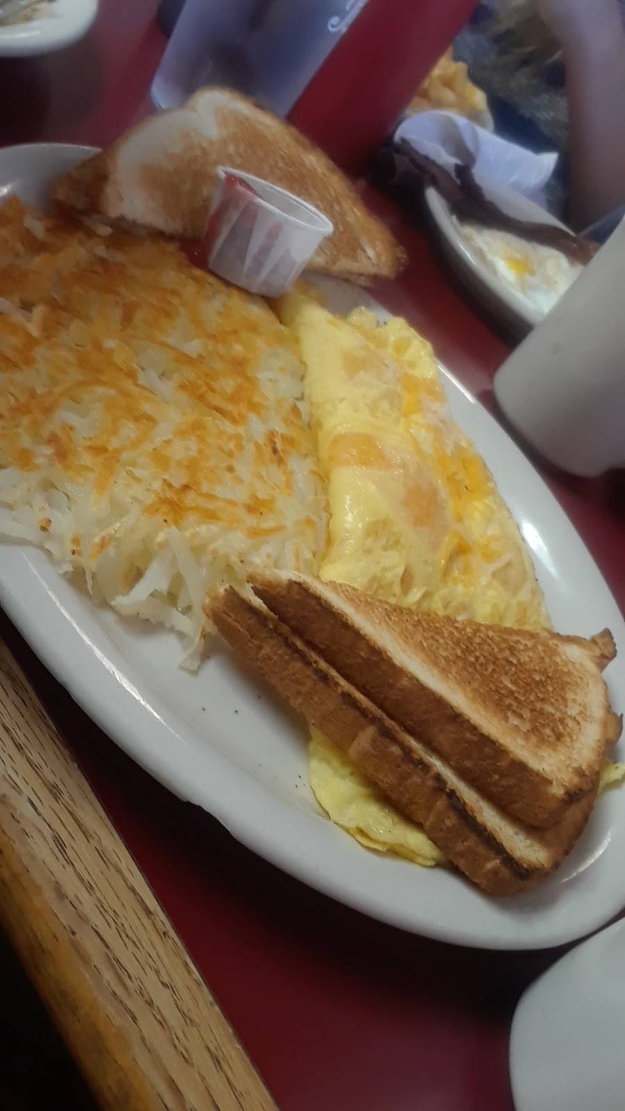 Red Maple Eatery | restaurant | 12 Robertson Rd, Luck, WI 54853, USA | 7154728987 OR +1 715-472-8987