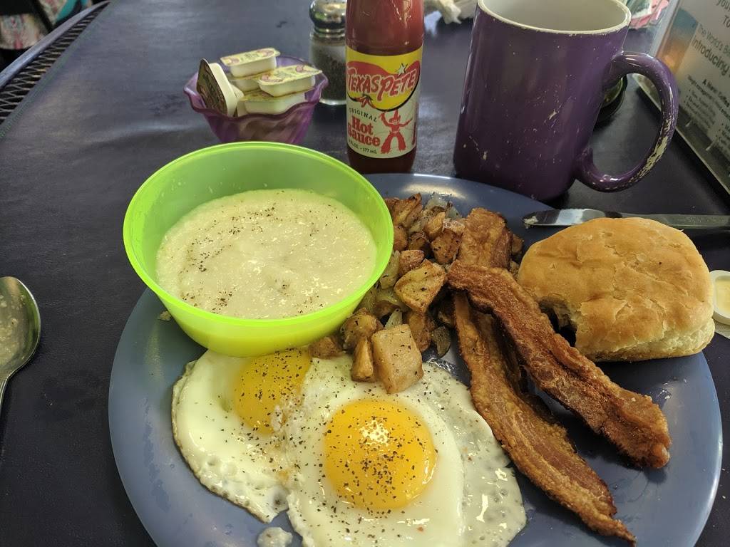 Taylor Cuisine Cafe & Catering | restaurant | 731 N Howe St, Southport, NC 28461, USA | 9104540088 OR +1 910-454-0088