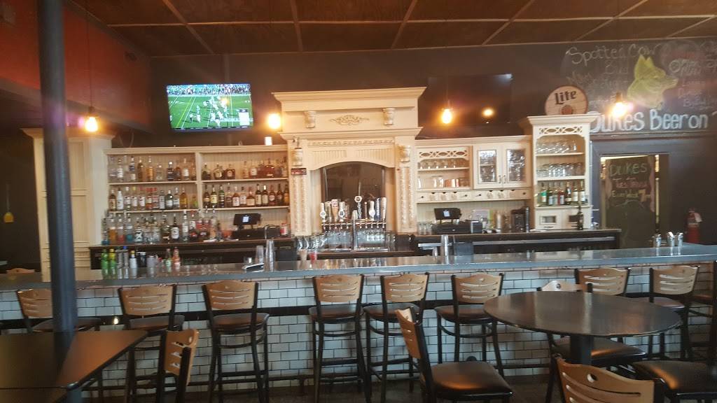 Dukes Brewpub and Ale House | restaurant | 105 E Chapel St, Dodgeville, WI 53533, USA | 6089302900 OR +1 608-930-2900