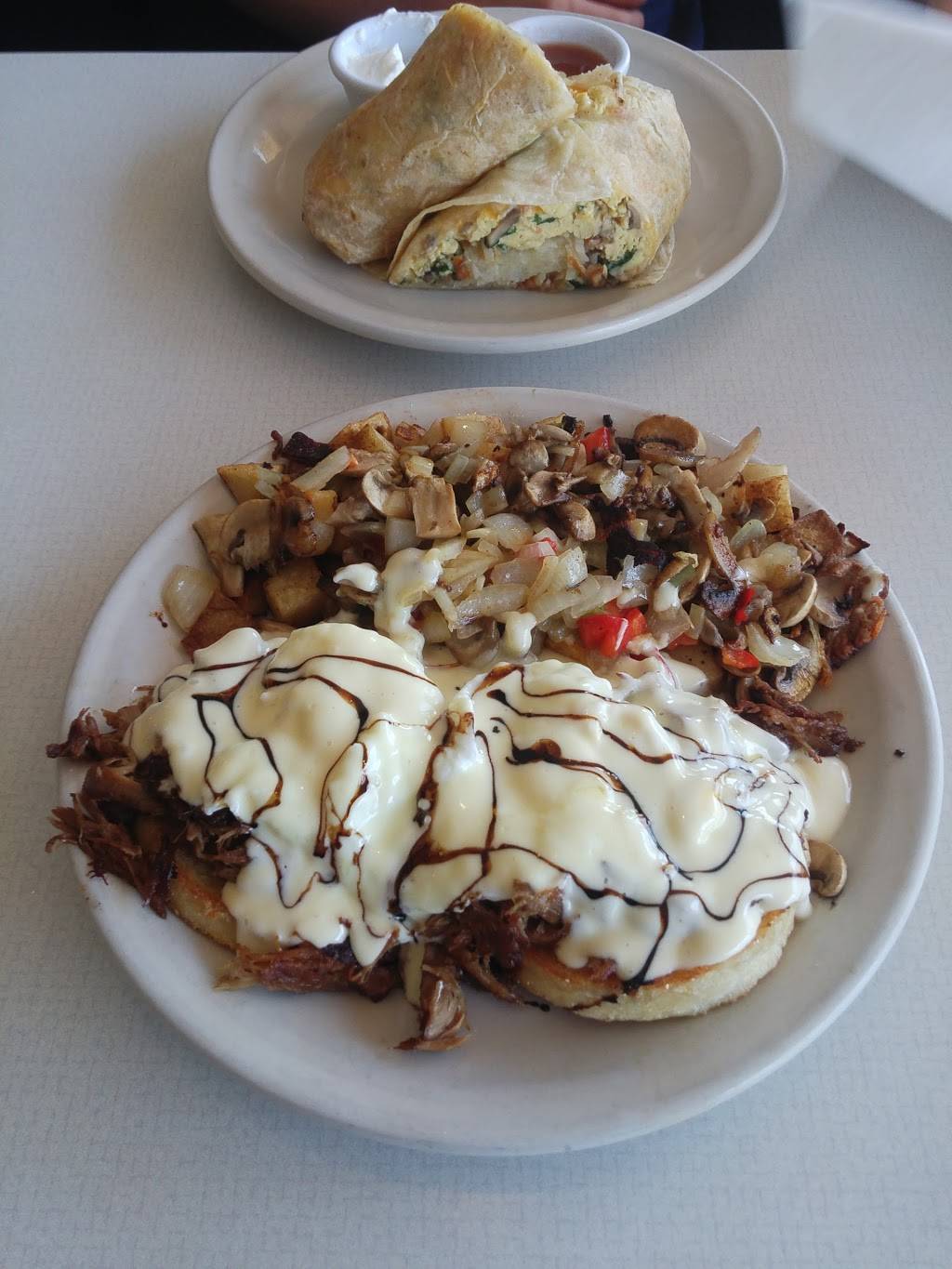 Cathys Delicatessen | restaurant | 23120 Lyons Ave #24, Newhall, CA 91321, USA | 6612882217 OR +1 661-288-2217