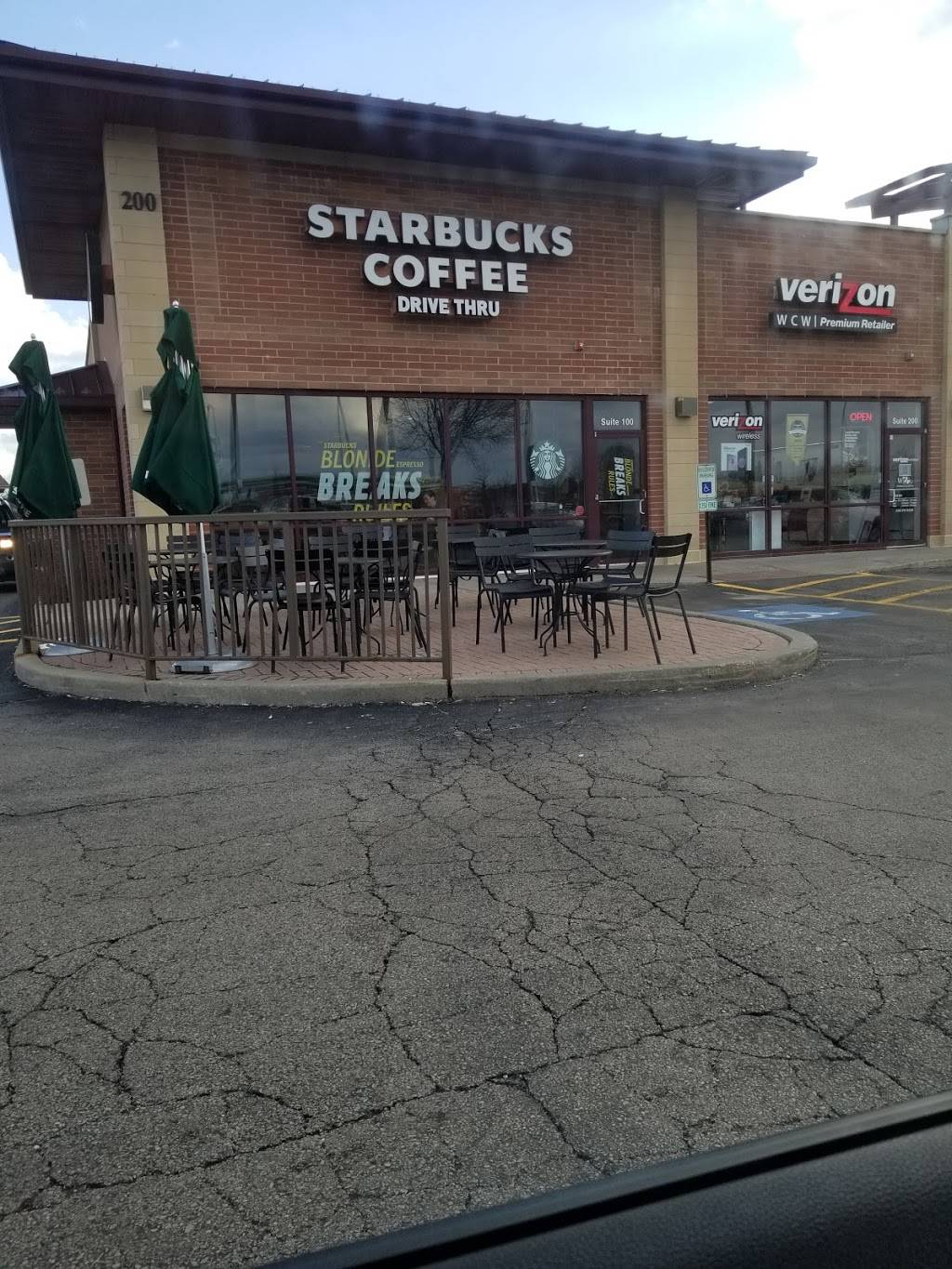 Starbucks | cafe | 200 W North Ave, West Chicago, IL 60185, USA | 6302933849 OR +1 630-293-3849
