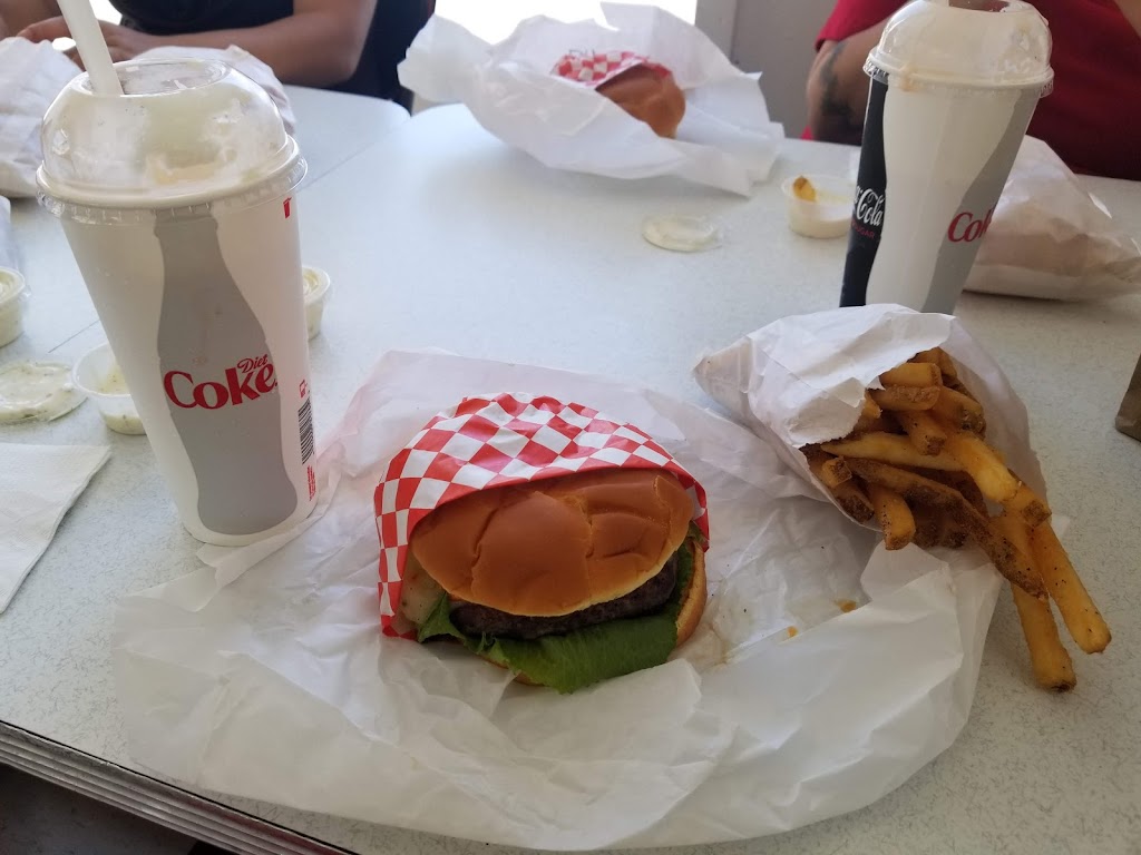 Jimmys Classic Drive-In | restaurant | 515 NE E St, Grants Pass, OR 97526, USA | 5414793850 OR +1 541-479-3850