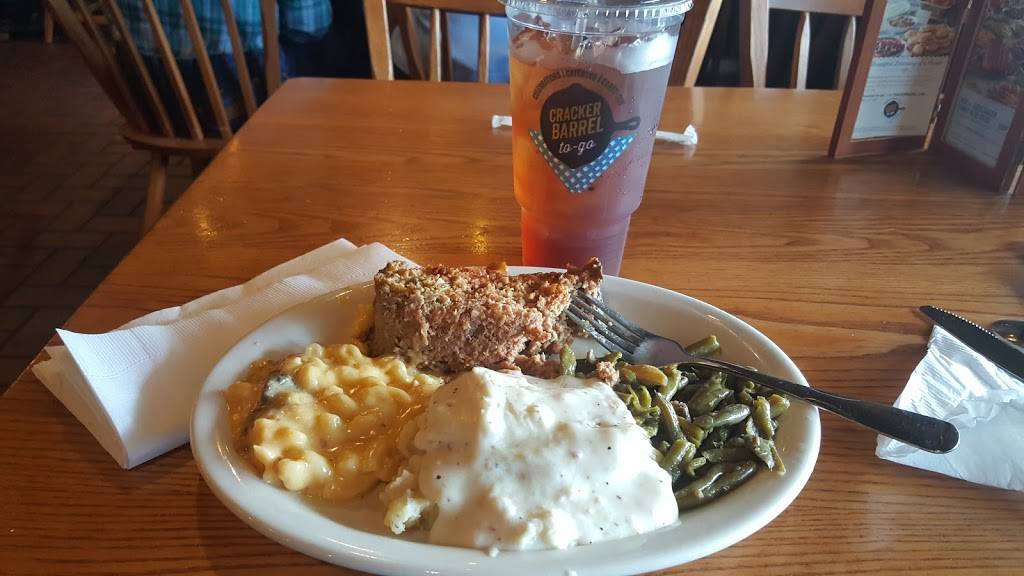 Cracker Barrel Old Country Store | restaurant | 995 East 61st St N, Wichita, KS 67219, USA | 3167448080 OR +1 316-744-8080