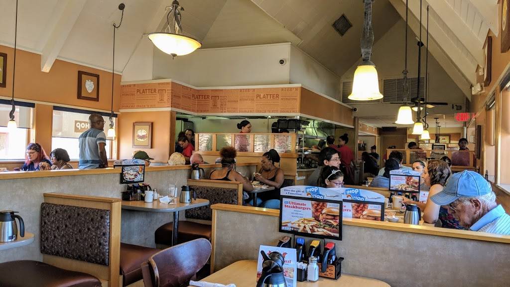 IHOP | restaurant | 795 S Semoran Blvd, Orlando, FL 32807, USA | 4079270389 OR +1 407-927-0389