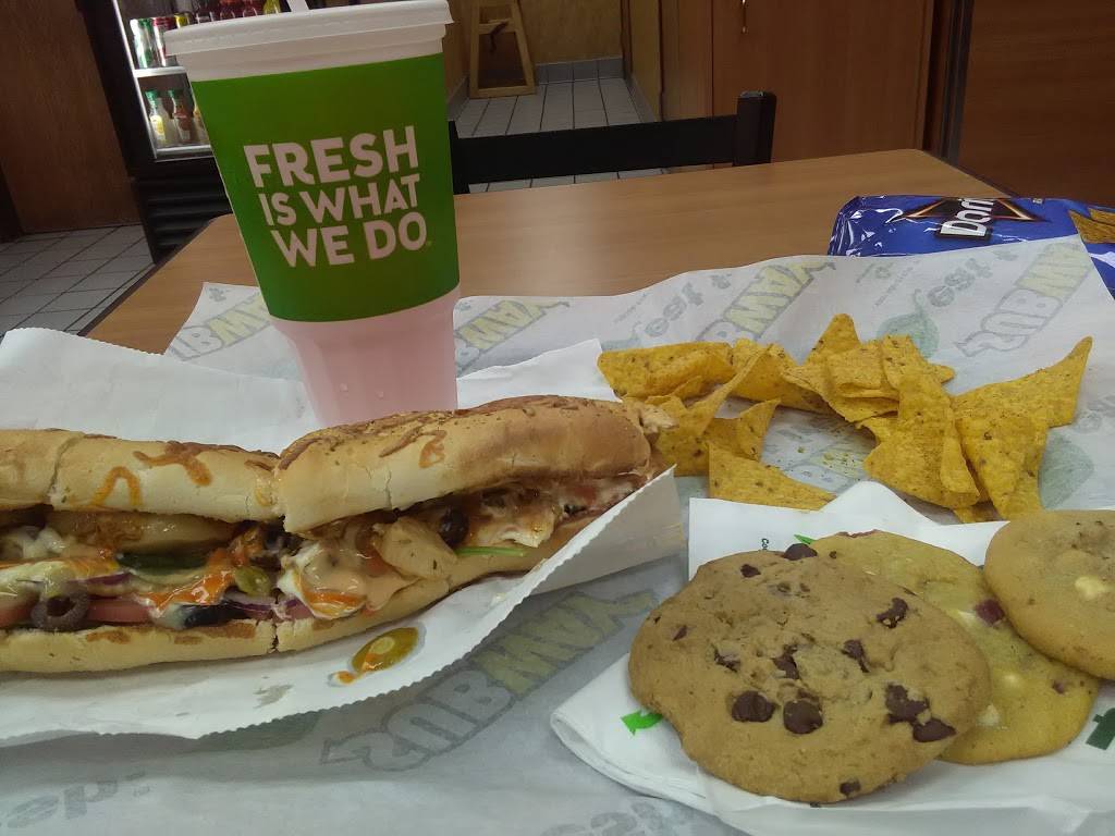 Subway | restaurant | 5929 Schaefer Rd, Dearborn, MI 48126, USA | 3135811977 OR +1 313-581-1977