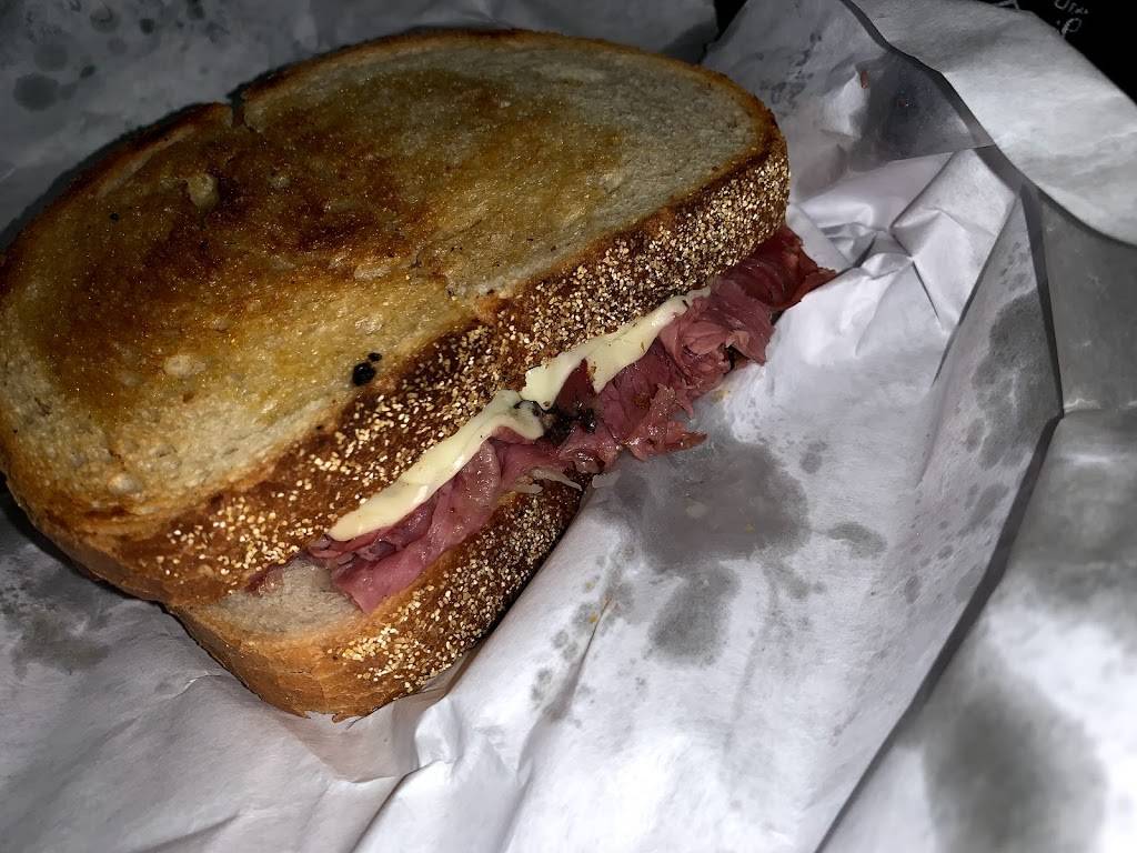 Kings Deli | restaurant | 21515 Gratiot Ave, Eastpointe, MI 48021, USA | 5867732500 OR +1 586-773-2500