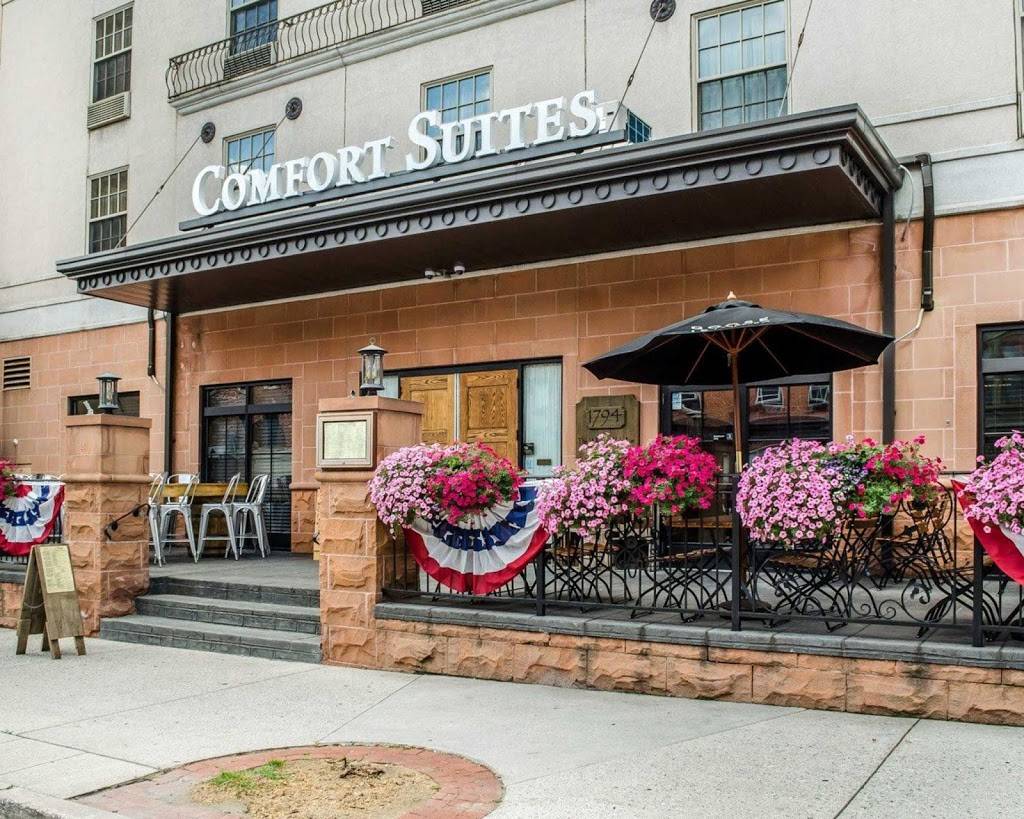 Comfort Suites Downtown Carlisle | restaurant | 10 S Hanover St, Carlisle, PA 17013, USA | 7179601000 OR +1 717-960-1000