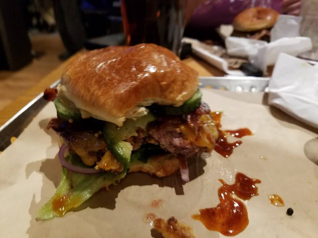 Chilis Grill & Bar | meal takeaway | 245 Railway Ln, Hagerstown, MD 21740, USA | 3017669680 OR +1 301-766-9680