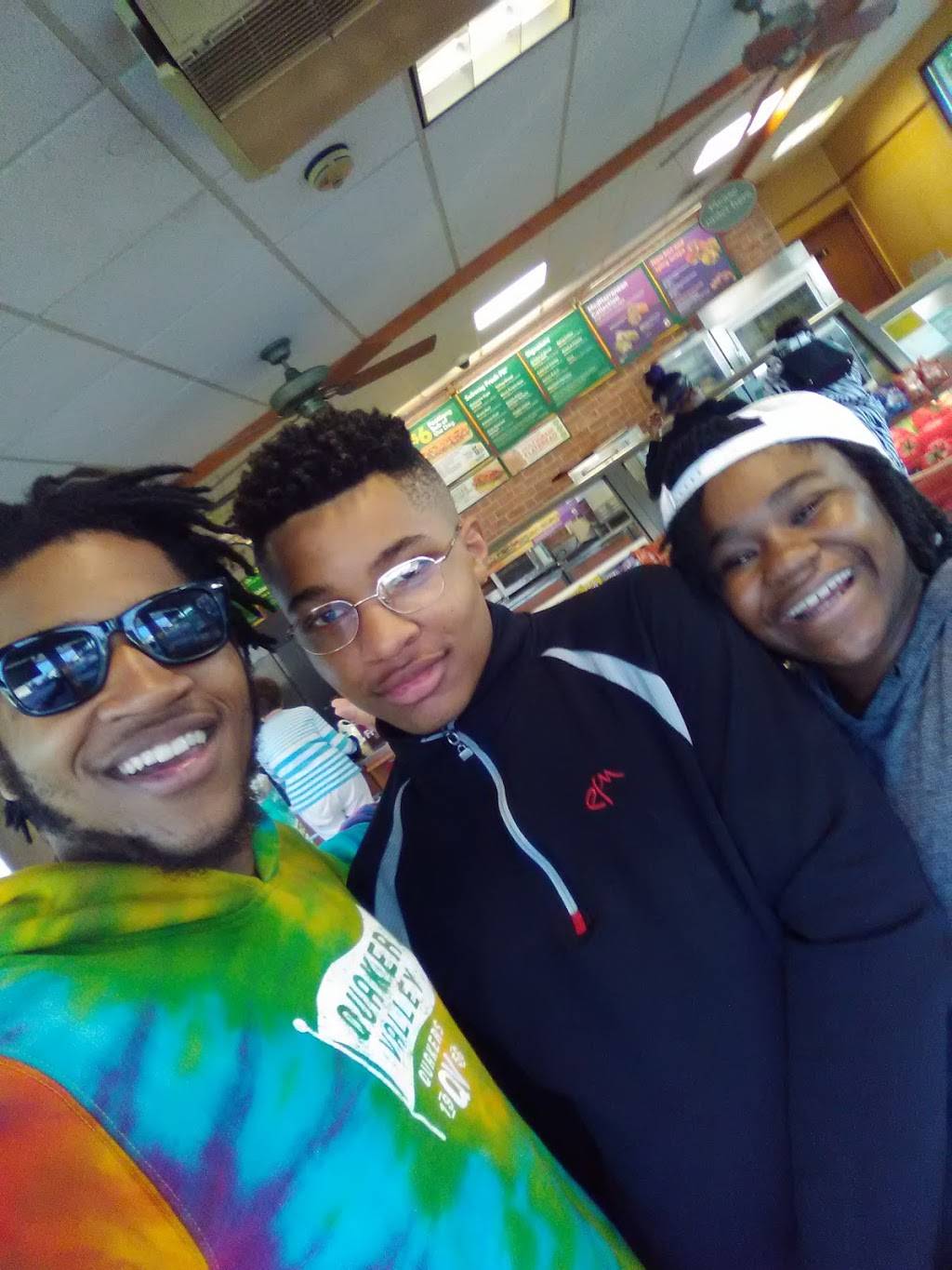 Subway | restaurant | 2693 Brodhead Rd, Aliquippa, PA 15001, USA | 7243758090 OR +1 724-375-8090