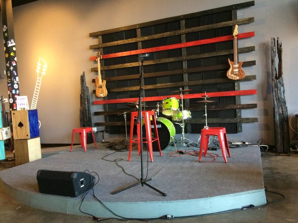 Guitars & Growlers McKinney | restaurant | 2741 Virginia Pkwy Suite 500, McKinney, TX 75071, USA | 4697140229 OR +1 469-714-0229