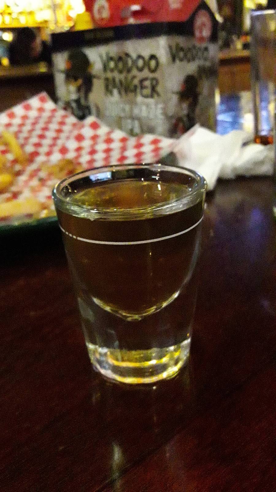 Bellas Sports Pub | restaurant | 134 Broadway St, Chico, CA 95928, USA | 5308935253 OR +1 530-893-5253