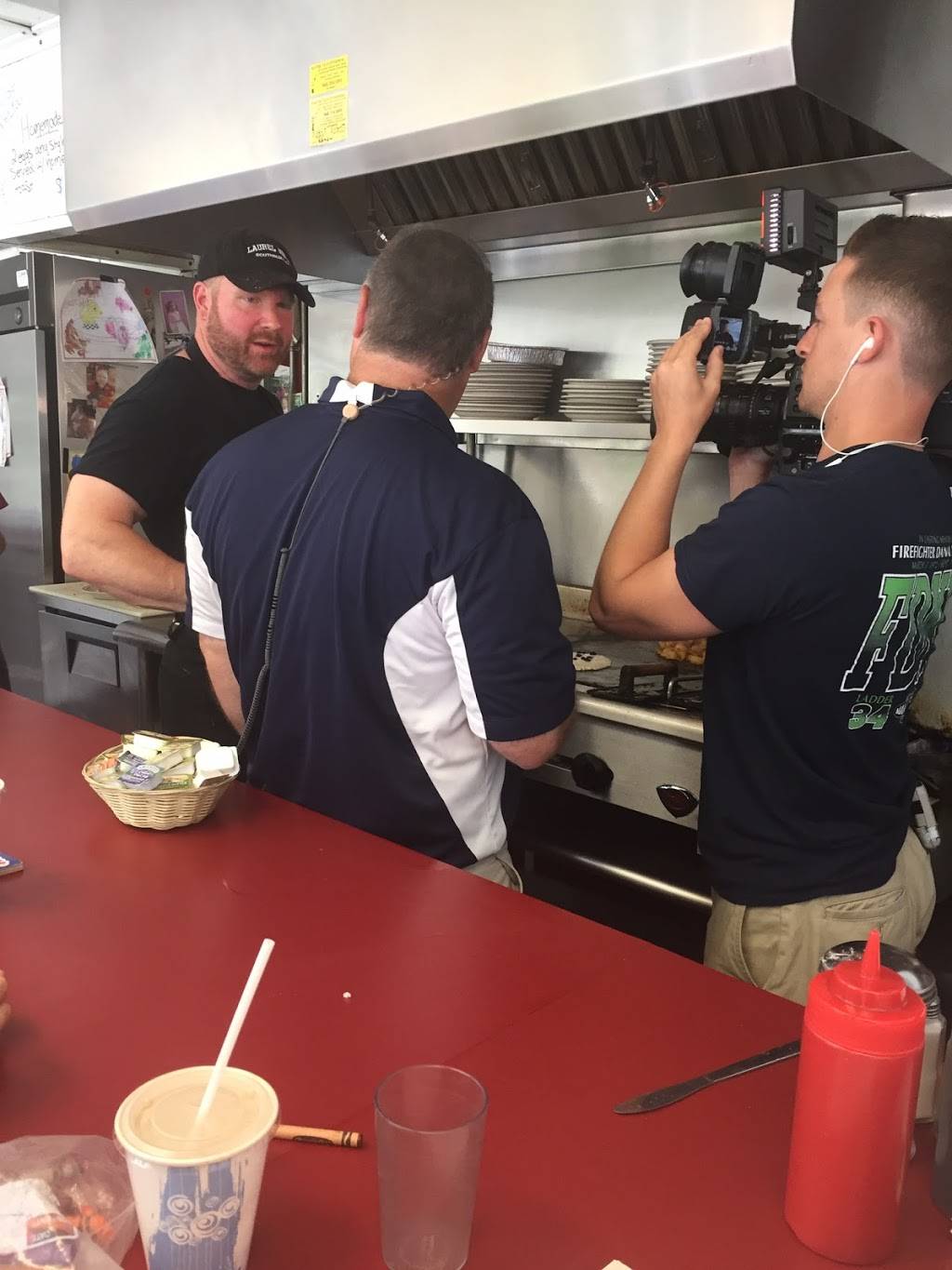 Laurel Diner | restaurant | 544 Main St S, Southbury, CT 06488, USA | 2032648218 OR +1 203-264-8218