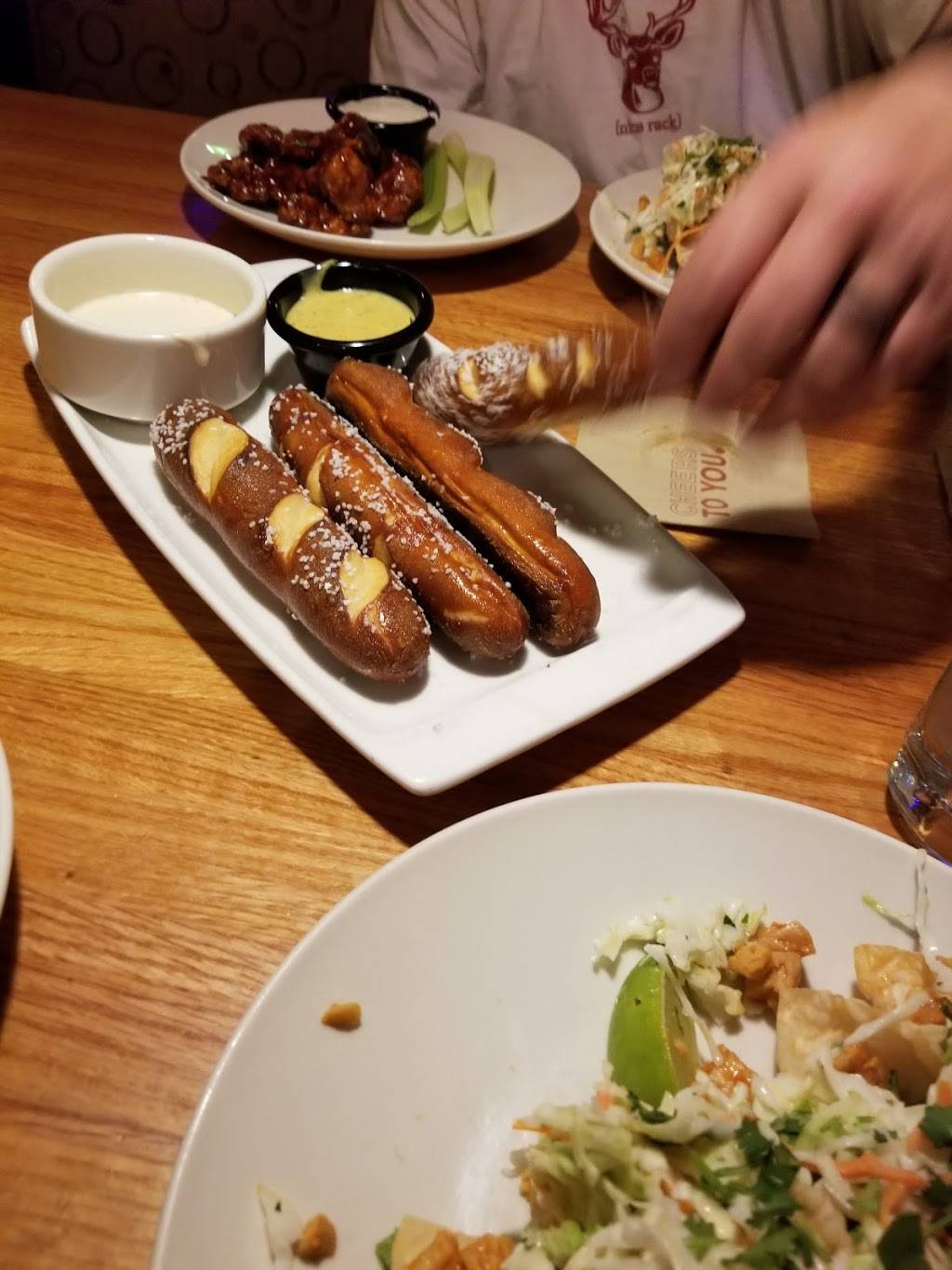 Applebees Grill + Bar | restaurant | 213 E 29th St, Loveland, CO 80538, USA | 9705930655 OR +1 970-593-0655