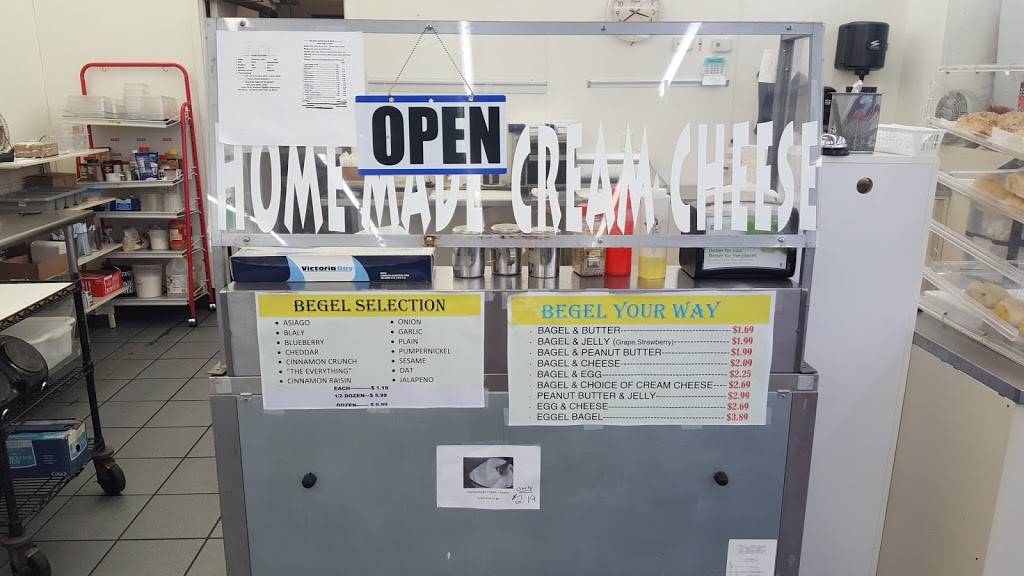 Bagel World | restaurant | 1907 Highway 524, Cocoa, FL 32926, USA | 3216315503 OR +1 321-631-5503