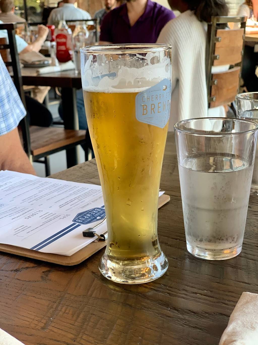 Cherry Street Brewpub at Halcyon | restaurant | 6640 Town Sq, Ste 510, Alpharetta, GA 30005, USA | 7706964929 OR +1 770-696-4929