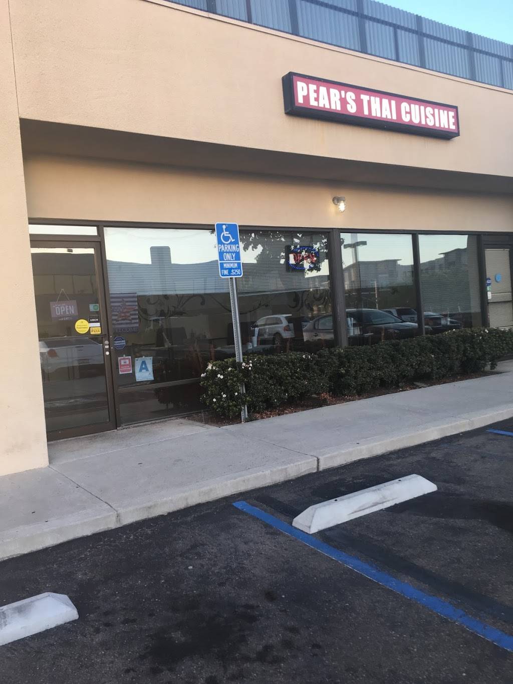 Pears Thai Cuisine | restaurant | 8690 Aero Dr #114, San Diego, CA 92123, USA | 8582781088 OR +1 858-278-1088