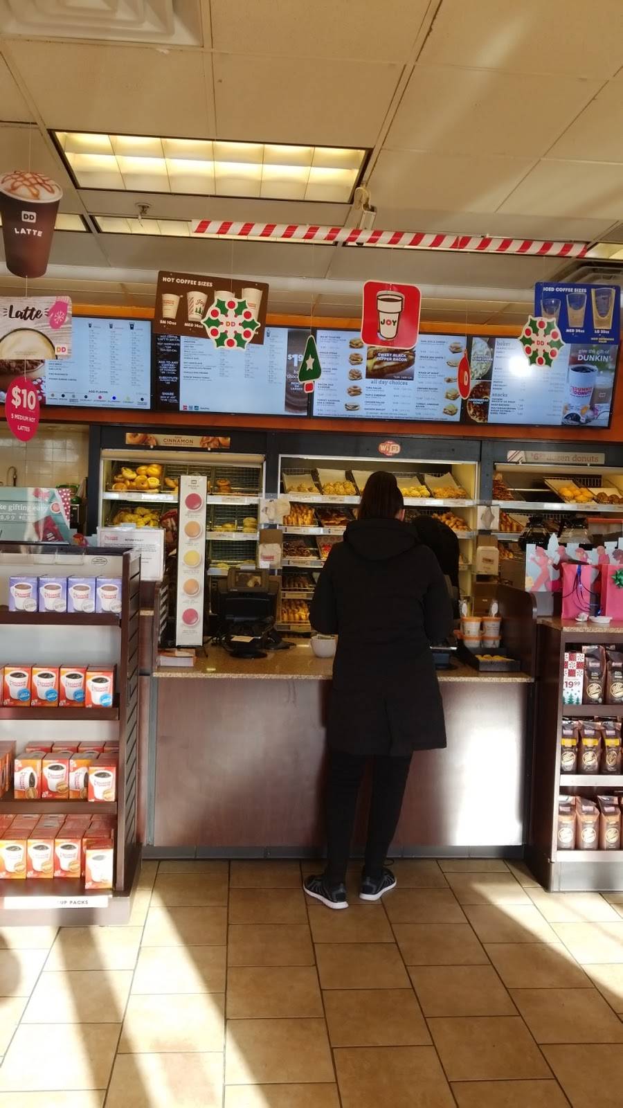 Dunkin Donuts | cafe | 1011 NY-109, Lindenhurst, NY 11757, USA | 6312255324 OR +1 631-225-5324