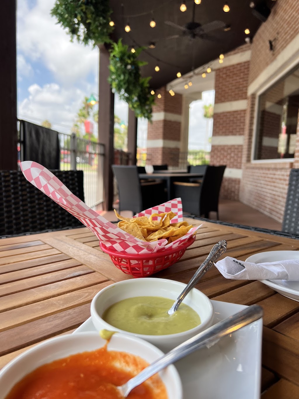 La Bahia | restaurant | 4620 N 10th St, McAllen, TX 78504, USA | 9562130800 OR +1 956-213-0800