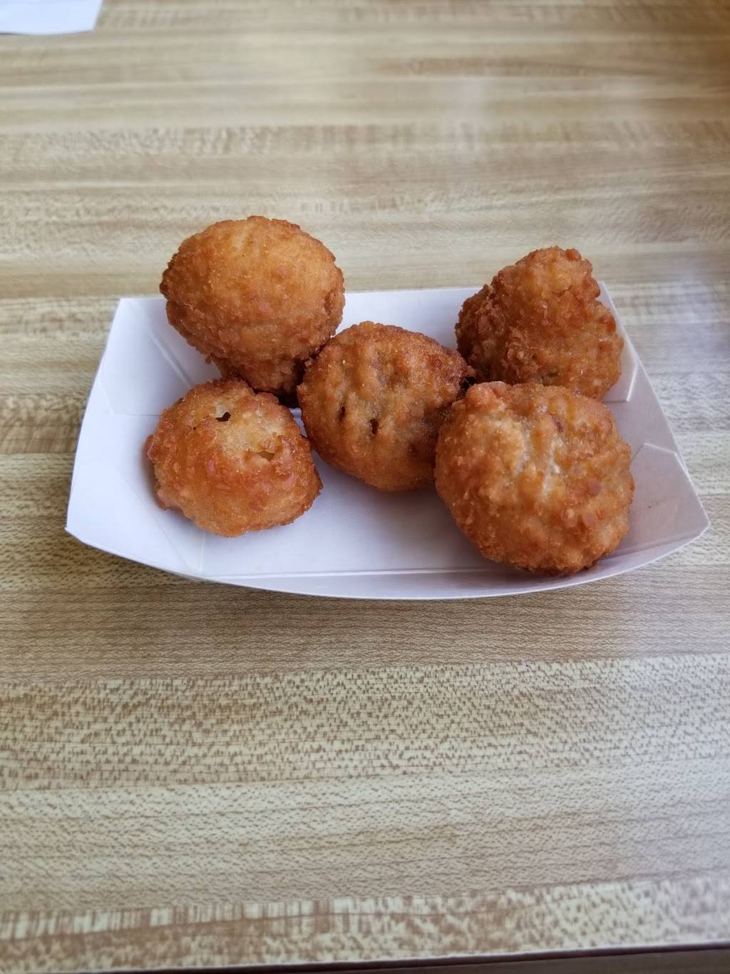 Dairy Dipper | restaurant | 301 E Broadway, Astoria, IL 61501, USA | 3093292622 OR +1 309-329-2622