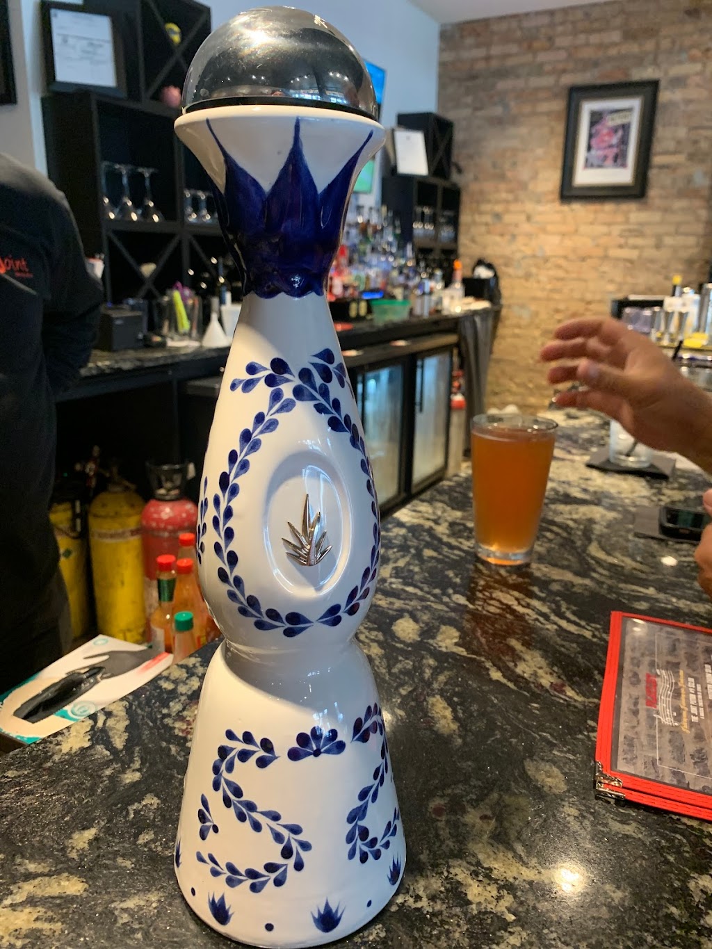 Joint on Palafox | restaurant | 10 S Palafox St, Pensacola, FL 32502, USA | 8503327390 OR +1 850-332-7390